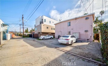 957 N St Andrews Pl, Unit 3 in Los Angeles, CA - Building Photo - Building Photo