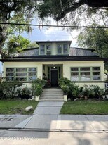 24 Riberia St in St. Augustine, FL - Building Photo