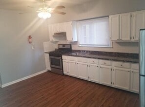325 Amherst St in East Orange, NJ - Building Photo - Building Photo