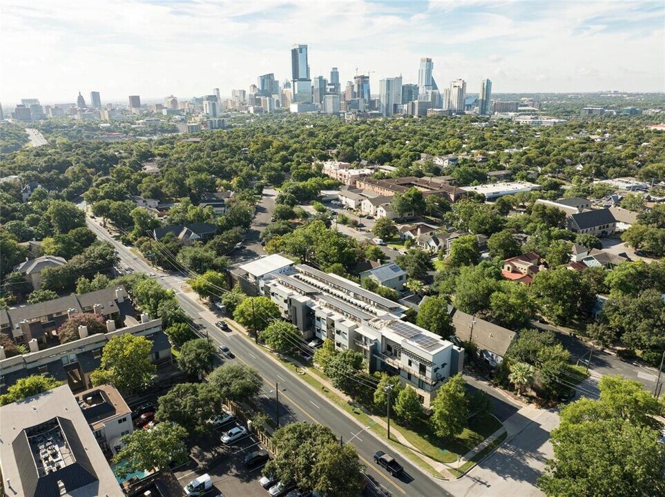 1603 Enfield Rd in Austin, TX - Foto de edificio