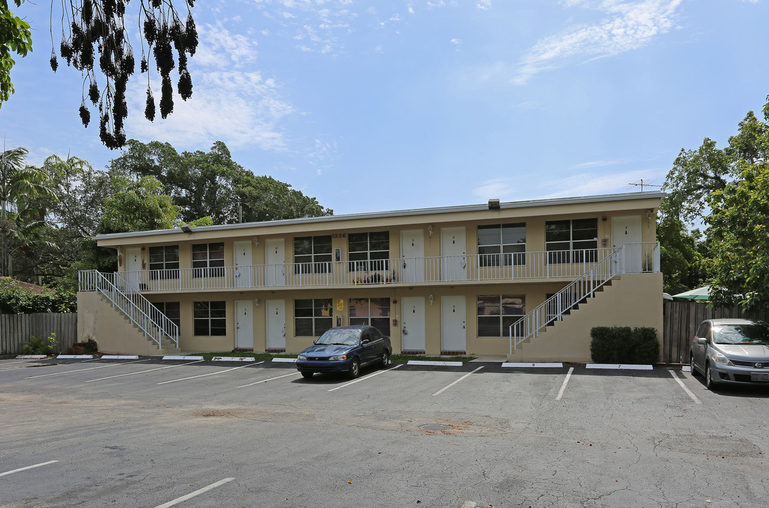 Meridian Apartments in Fort Lauderdale, FL - Building Photo