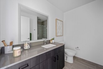 811 N Cambridge Ave in Chicago, IL - Foto de edificio - Building Photo