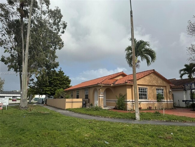 7599 W 4th Ct