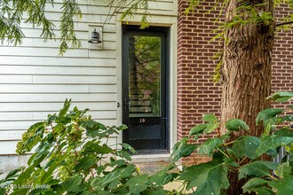 10604 Meeting St in Prospect, KY - Foto de edificio - Building Photo