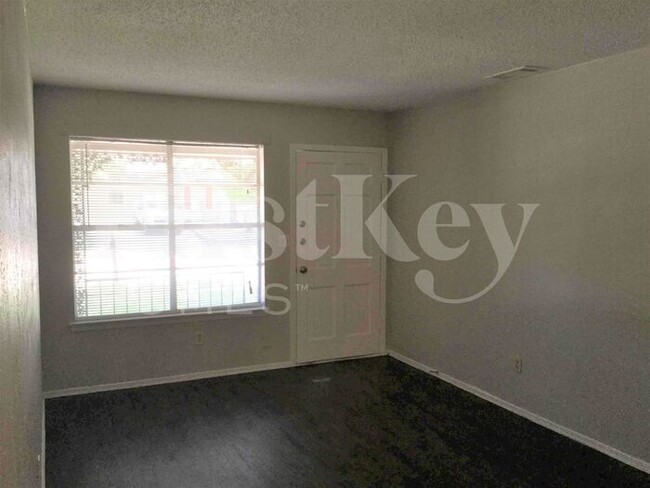 14807 Marsha Dr in Balch Springs, TX - Building Photo - Building Photo