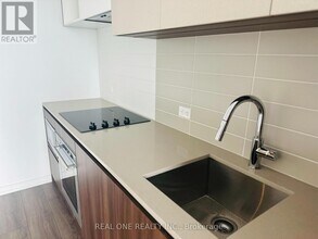 7890 Jane St in Vaughan, ON - Building Photo - Building Photo