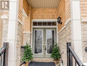 8 Mastwood Crescent in Toronto, ON - Building Photo - Building Photo