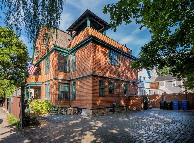 property at 17 Lincoln St