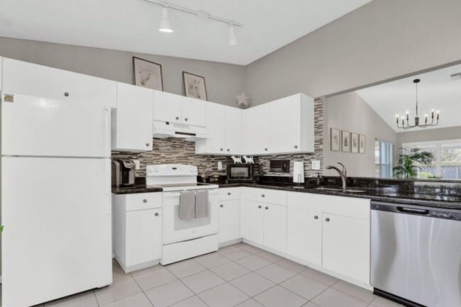 1544 Old Cypress Trail in Wellington, FL - Building Photo - Building Photo