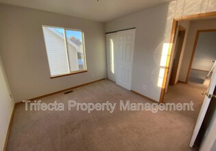 1333 Fairfield Ave in Windsor, CO - Building Photo - Building Photo