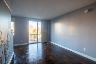 2829 Connecticut Ave NW in Washington, DC - Building Photo - Building Photo