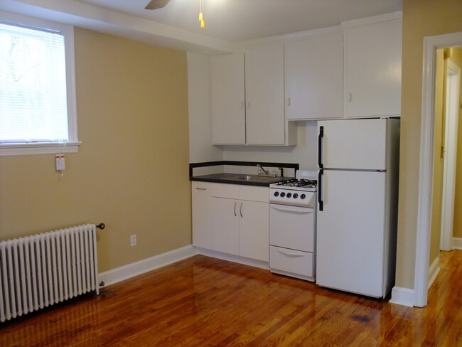 8401 Greenwood Ave in Silver Spring, MD - Building Photo - Building Photo