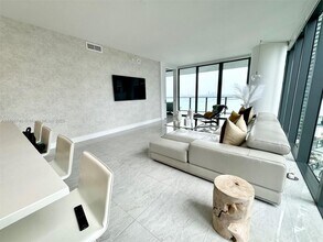 650 NE 32nd St in Miami, FL - Building Photo - Building Photo
