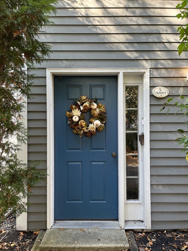 19 Prospect St, Unit 19 in Newton, MA - Foto de edificio - Building Photo