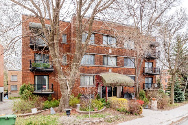 2530 Van Horne Av