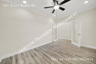 905 Black Beard Dr in Denver, NC - Building Photo - Building Photo