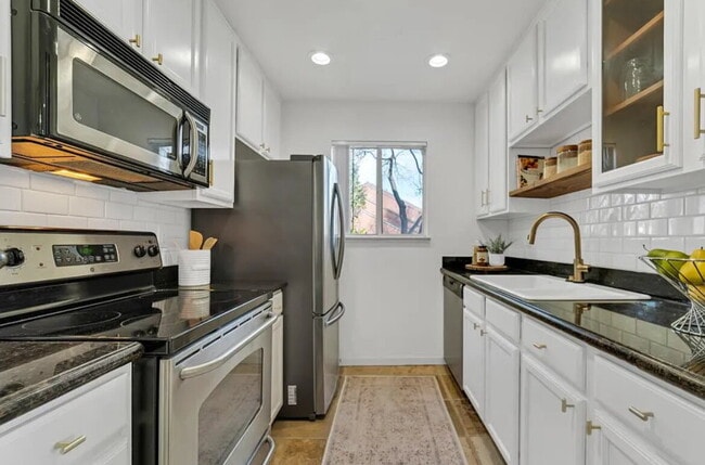 1056 Yarwood Ct in San Jose, CA - Building Photo - Building Photo