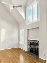 8139 Greystone E Cir in Richmond, VA - Building Photo - Building Photo