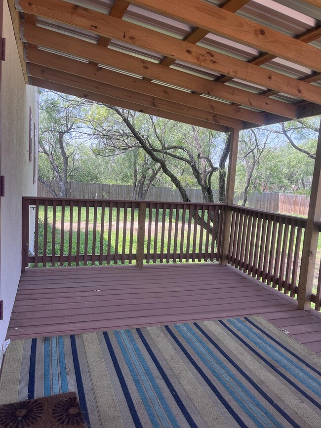 711 Dallas St in Kingsland, TX - Building Photo - Building Photo