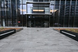 55-4155 Charles St E in Toronto, ON - Building Photo - Building Photo