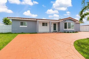 2131 SW 98th Pl in Miami, FL - Building Photo