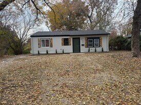 8605 Ruskin Way in Kansas City, MO - Building Photo