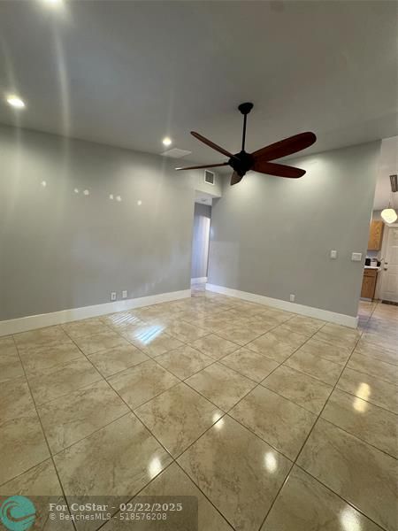 2241 Roosevelt St in Hollywood, FL - Foto de edificio