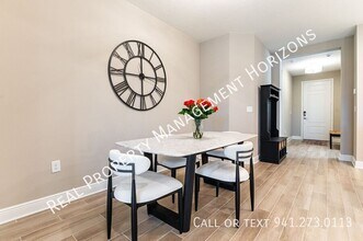 2321 Blue Mahoe Ln in Sarasota, FL - Building Photo - Building Photo