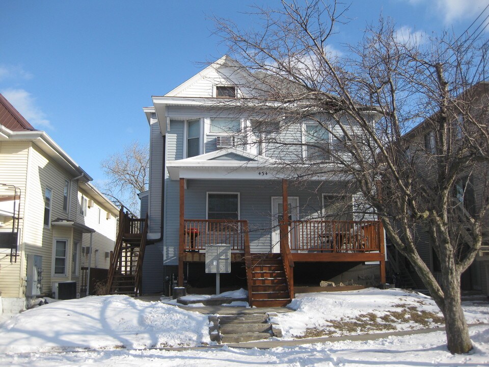 434 S Johnson St in Iowa City, IA - Building Photo