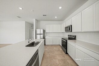 9711 Redwood Hts Rd in Thonotosassa, FL - Foto de edificio - Building Photo