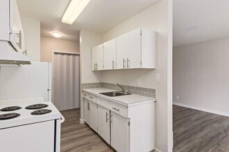 Astro Villa in Swift Current, SK - Building Photo - Building Photo