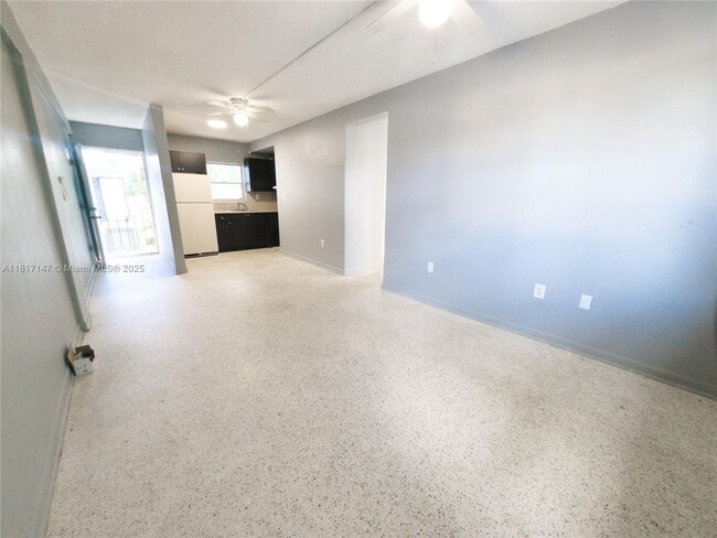 2000 NW 29th St in Miami, FL - Building Photo - Building Photo