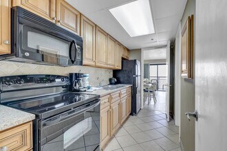 3000 N Ocean Blvd in Myrtle Beach, SC - Foto de edificio - Building Photo