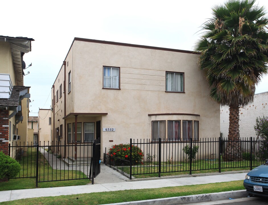 6352 Stafford Ave in Huntington Park, CA - Foto de edificio