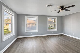 506 Trinity St in Anahuac, TX - Building Photo - Building Photo