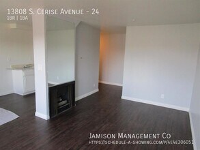 Sunshine Villa in Hawthorne, CA - Foto de edificio - Building Photo