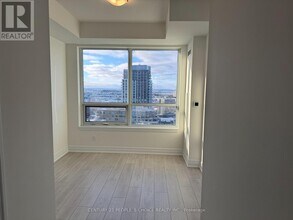 30 Elm Dr W in Mississauga, ON - Building Photo - Building Photo