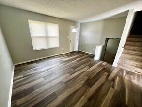 1597 Rock Creek Dr in Grove City, OH - Building Photo - Building Photo