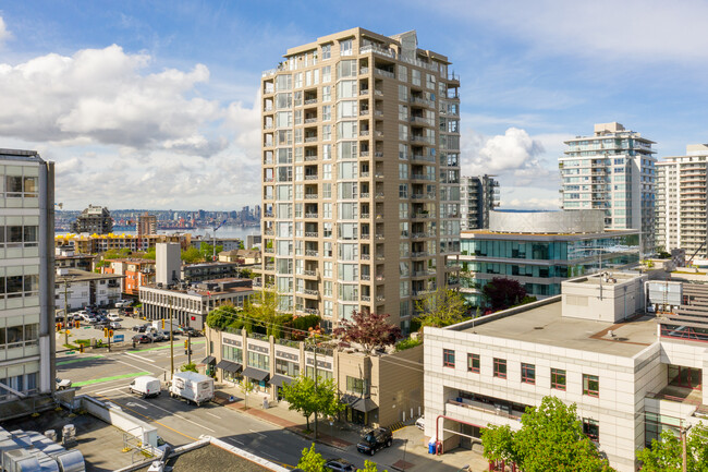 The Grande in North Vancouver, BC - Building Photo - Building Photo