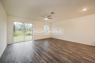 954 Pilgrim St E in Lehigh Acres, FL - Building Photo - Building Photo
