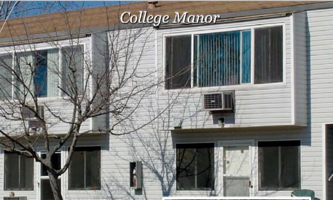 College Manor in Rocklin, CA - Building Photo - Building Photo