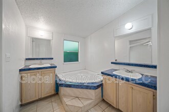 106 Haeckerville Rd in Cibolo, TX - Building Photo - Building Photo