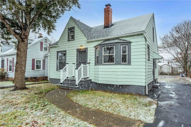 3803 Strandhill Rd in Cleveland, OH - Building Photo - Building Photo