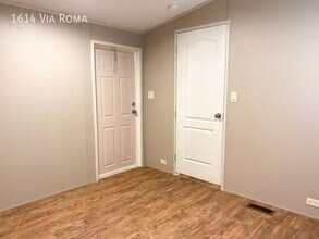 1614 Via Roma Dr in Memphis, TN - Building Photo - Building Photo