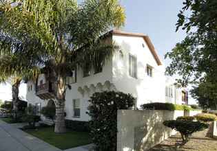 252 E 4th St in Pomona, CA - Foto de edificio - Building Photo