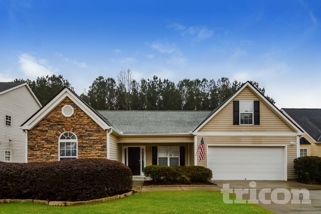348 Shadowbrooke Cir SW in Loganville, GA - Foto de edificio