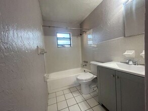 493 Las Palmas Cir in Avon Park, FL - Building Photo - Building Photo