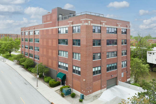 110 Ottawa St in Toledo, OH - Foto de edificio - Building Photo