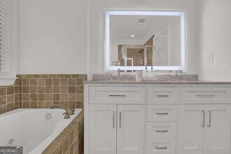 133 Hilltop Dr SW in Atlanta, GA - Building Photo - Building Photo