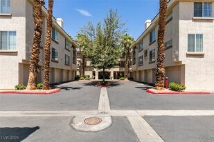 7127 S Durango Dr, Unit 311 in Las Vegas, NV - Building Photo